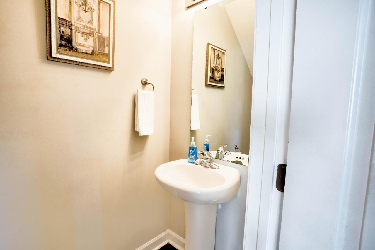 Kannapolis Elegant Townhouse - Pet Friendly Exterior photo